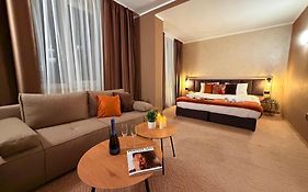 Hotel Nira